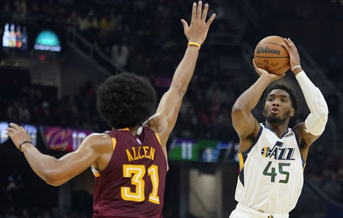  米切尔准绝杀骑士险胜尼克斯延续客场强势